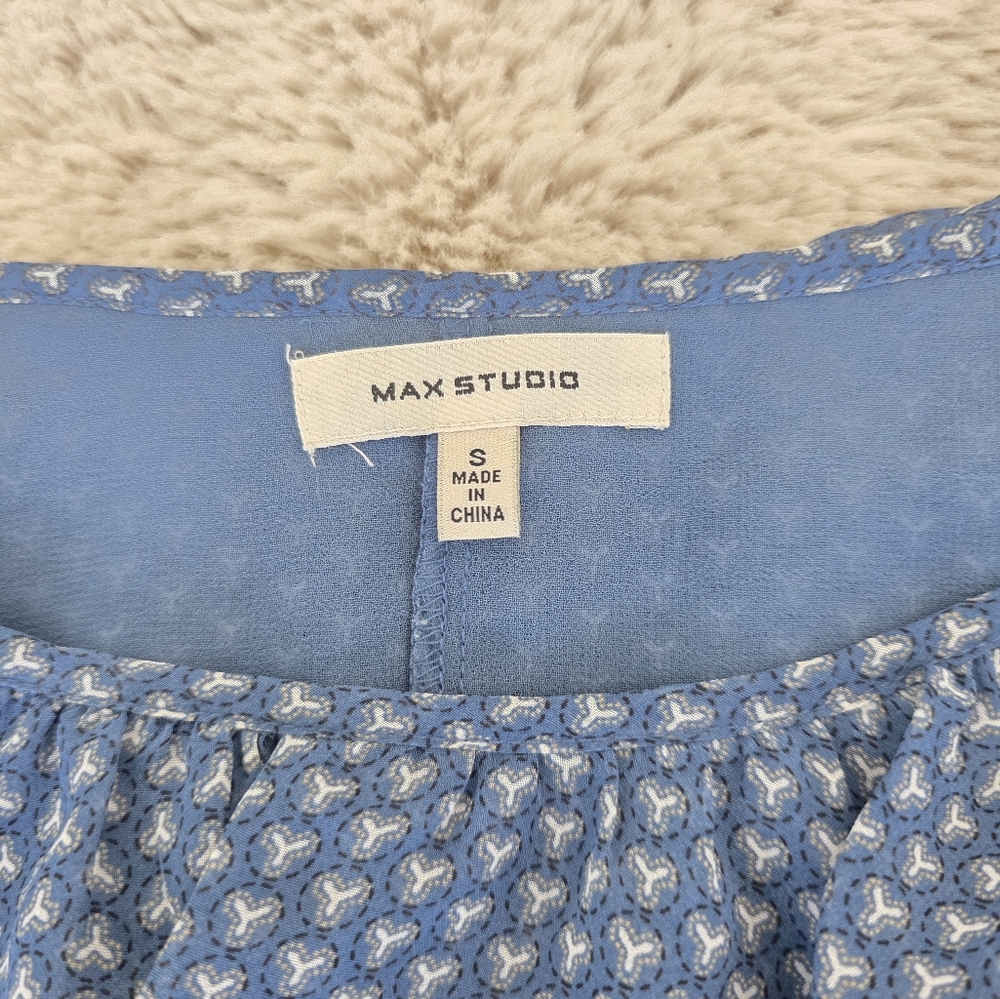 Max Studio Ruffle Patterned Blue Top - Picture 2 of 5